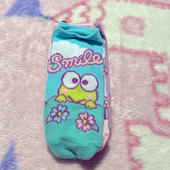 Hello Kitty Socks with Lip Balms - Picture 6 of 12